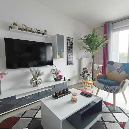 Appartement 4 Pieces - La Rose Des Yvelines - Classe 3 Etoiles Трап Экстерьер фото